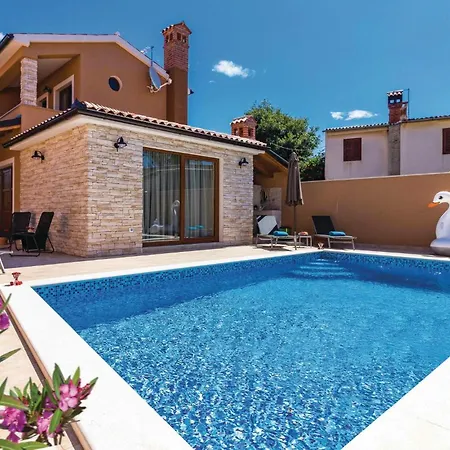 2 Bedroom Lovely In Holiday home *