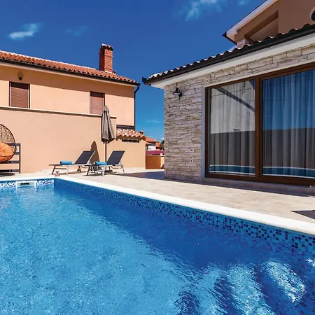 Holiday home 2 Bedroom Lovely In