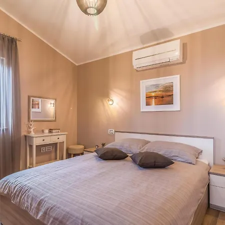 2 Bedroom Lovely In